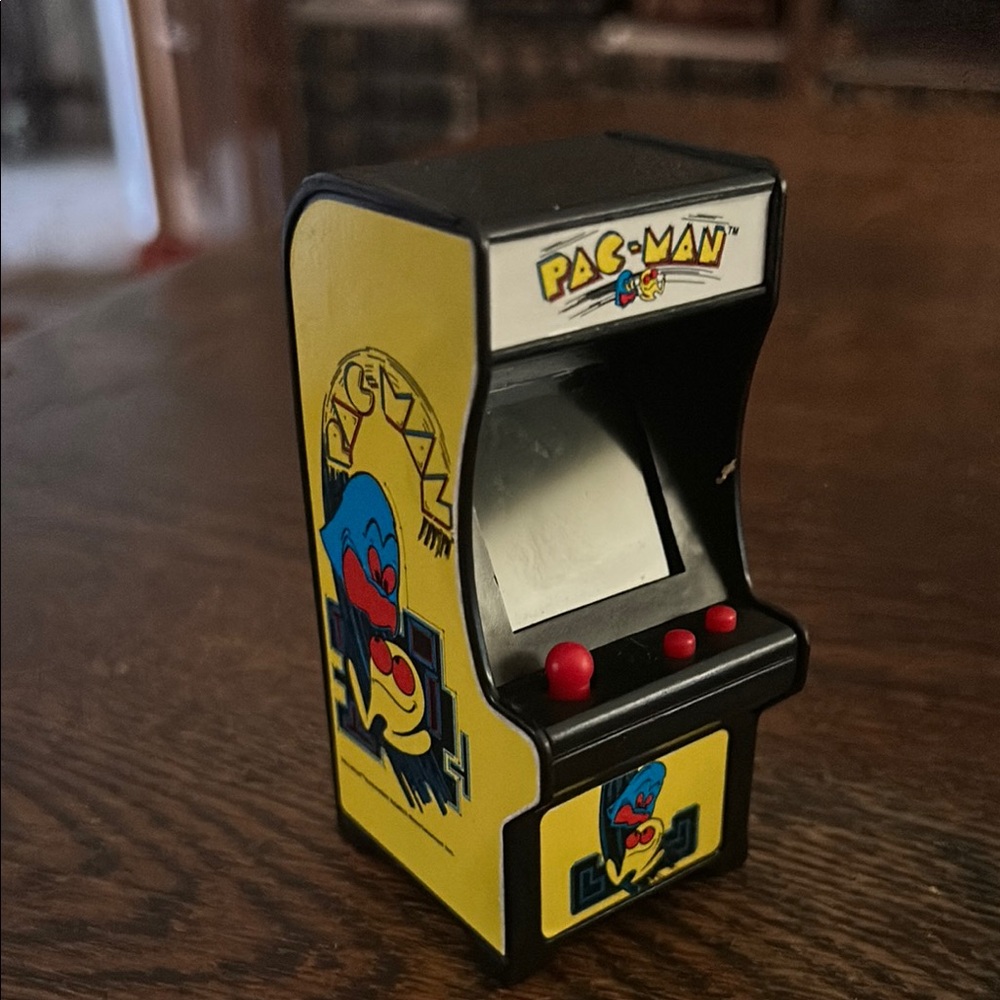 Mini Pac-Man Keychain Arcade Console